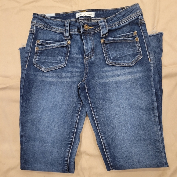 👖EUC~ ALMOST FAMOUS JEANS - Picture 1 of 9